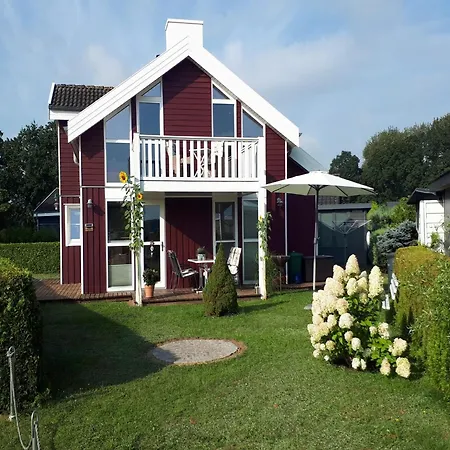 Mit Sauna Am See, Cleaning Included Prázdninový dům *